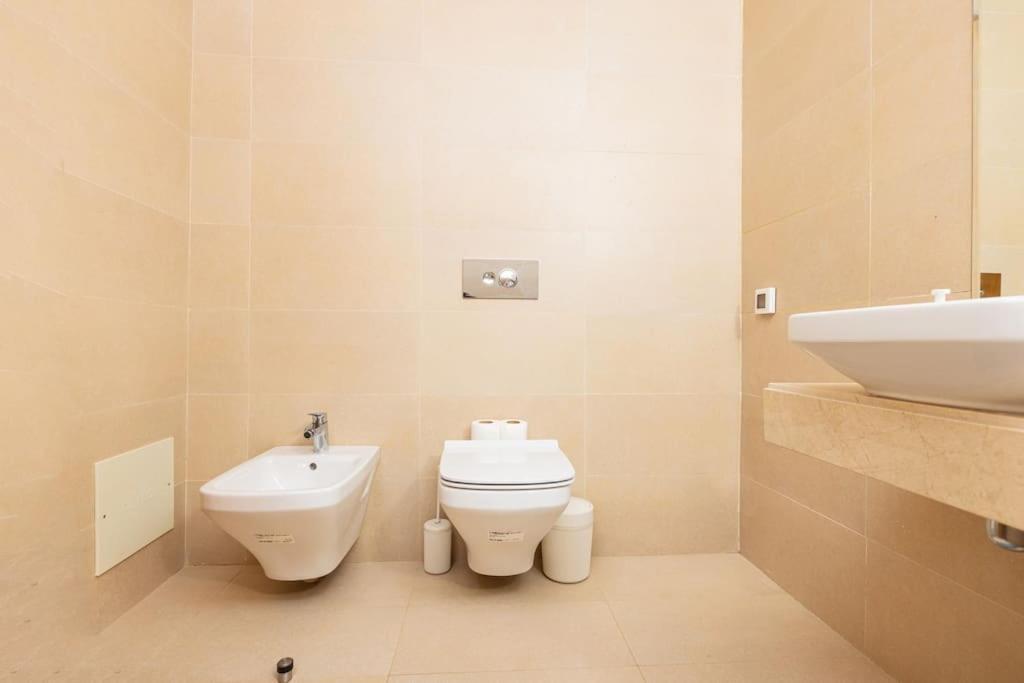 Апартаменты Modern 2Br Retreat In Marina Sale Luxury Living Hajja Экстерьер фото
